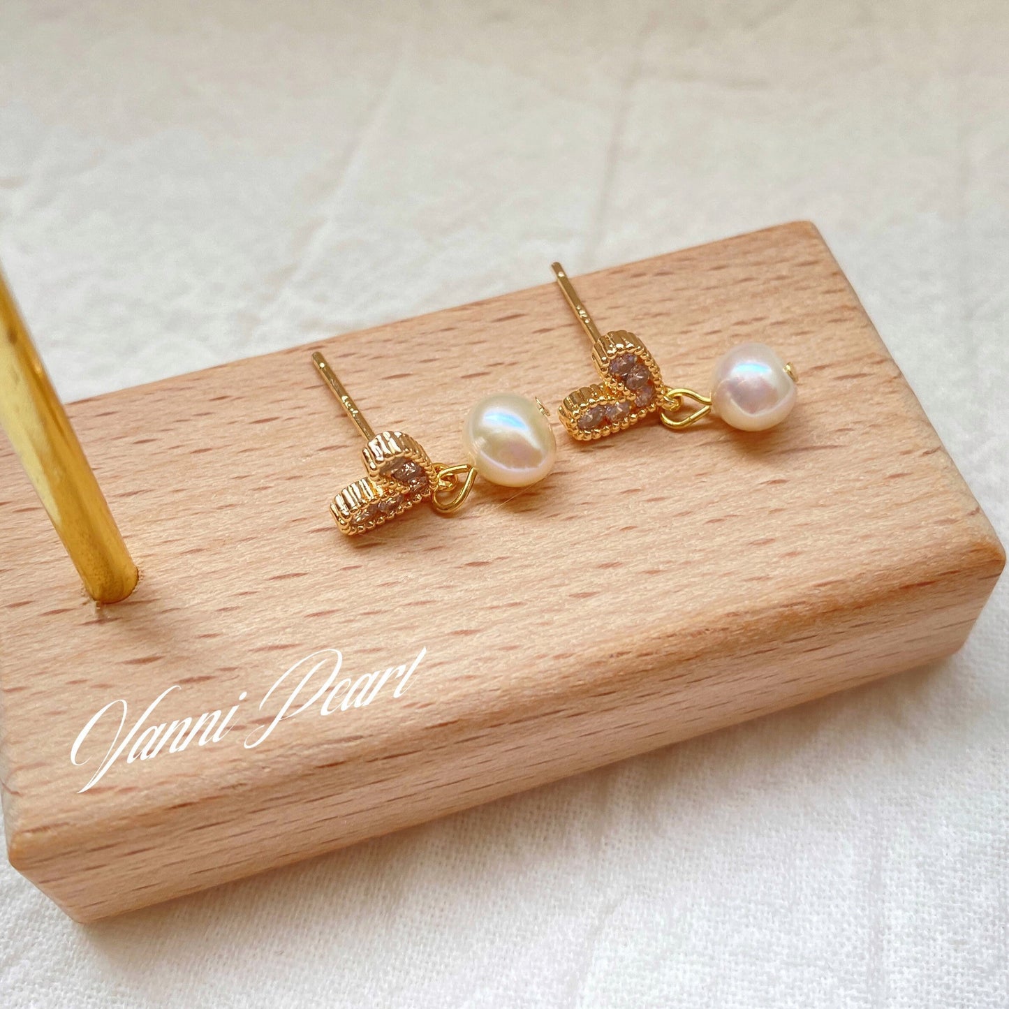 Elegant Mini Pearl Earrings with Heart Stud, Freshwater Pearl Earrings, Heart Stud Earrings, Gold Vermeil Earrings, Bridesmaid Earrings,Gift