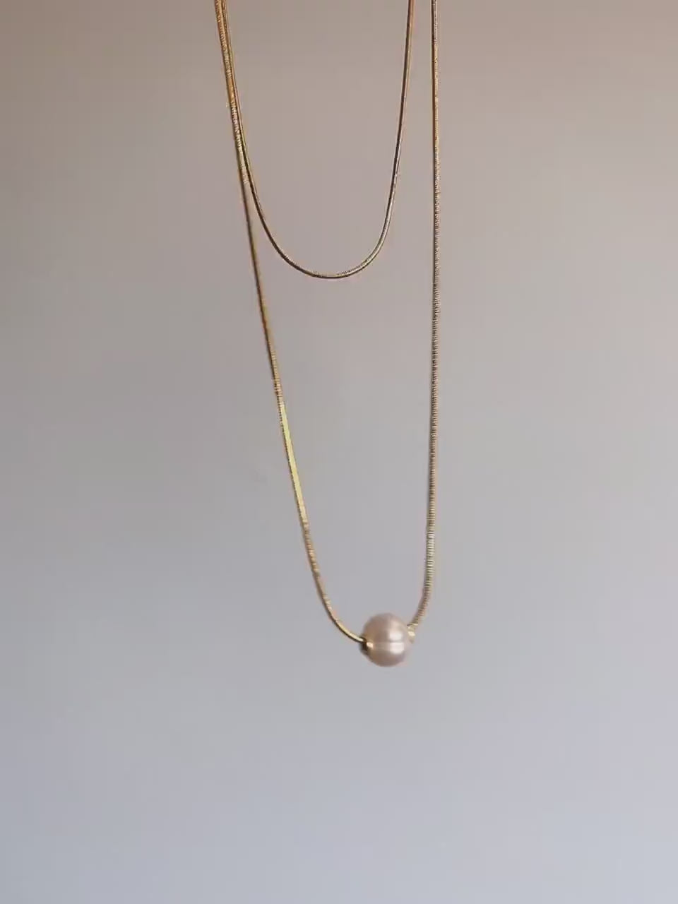 Pearl Charm Snake Chain Necklace, 18k Gold Titanium Thin Necklace, Minimalist Layering Necklace, Freshwater Pearl Charm Necklace, Gift Idea